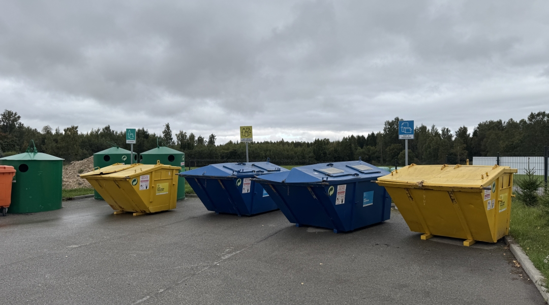 Elva jäätmejaama konteinerid